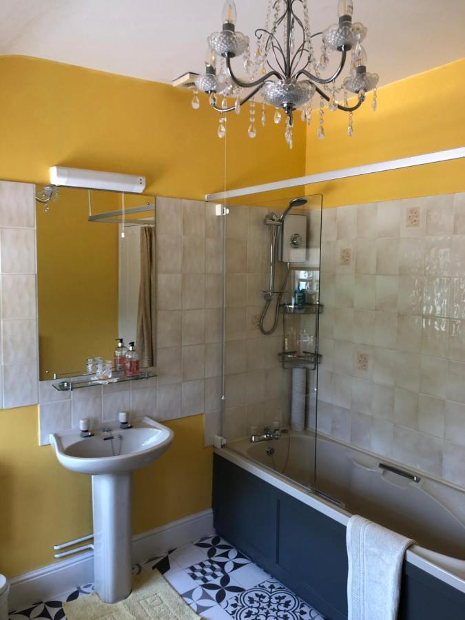 Little Gem With Private Hot Tub - Up To 25 Percent Off Ferry Leilighet Shanklin Eksteriør bilde