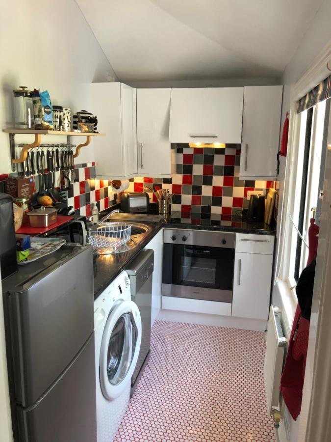 Little Gem With Private Hot Tub - Up To 25 Percent Off Ferry Leilighet Shanklin Eksteriør bilde