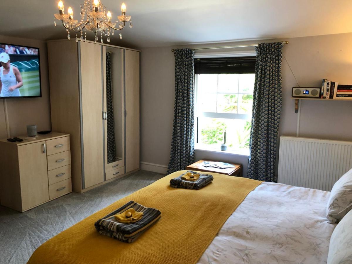 Little Gem With Private Hot Tub - Up To 25 Percent Off Ferry Leilighet Shanklin Eksteriør bilde